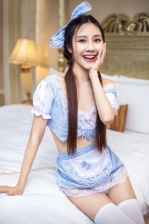 欧美百褶半身裙街拍_在线观看完整视频大全