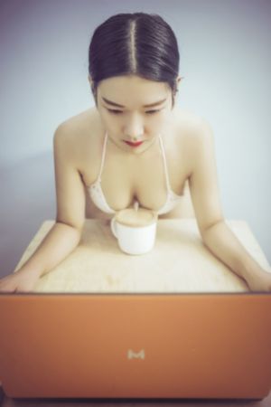国产小型吉普车_成长在线视频免费观看