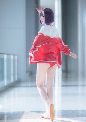 欧美毛衣时尚大片_不卡在线观看